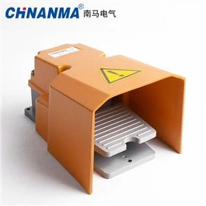 Công tắc chân công nghiệp
